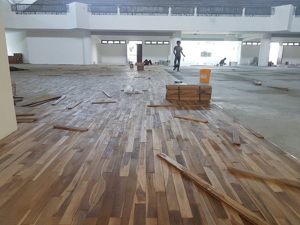 harga lantai kayu parket depo bangunan Kapasari